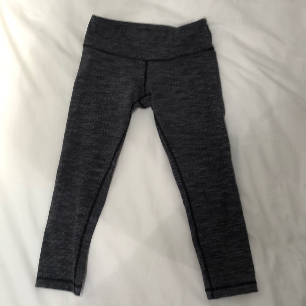 Lululemon Gradient Grey 3/4 Leggings